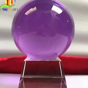 Quả cầu pha lê màu tím 1 Quả cầu pha lê phong thủy màu tím