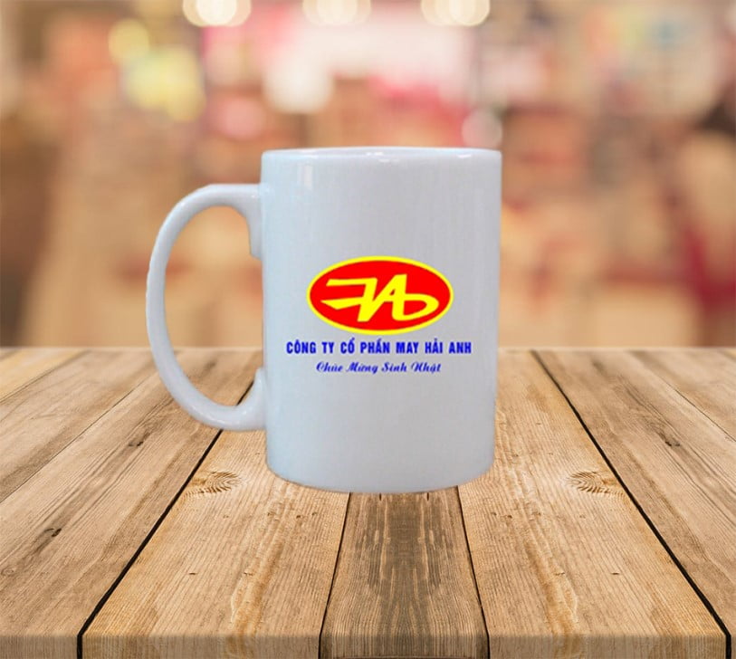 Tổng hợp những mẫu quà tặng cốc sứ đẹp, giá rẻ 9 Coc trang quai C cao