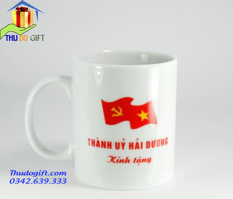 Tổng hợp những mẫu quà tặng cốc sứ đẹp, giá rẻ 5 coc su quai c