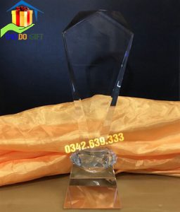 Biểu trưng pha lê đẹp, in ấn nội dung theo yêu cầu