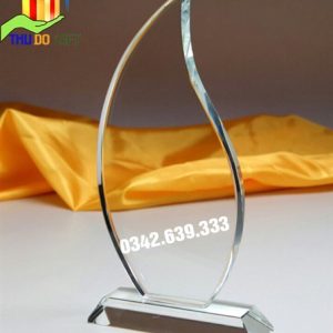 Biểu trưng pha lê hình ngọn lửa giá rẻ