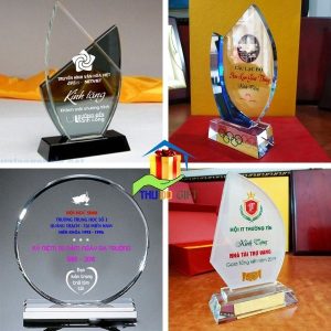 Kỷ niệm chương pha lê giá rẻ tại Hà Nội