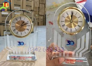 Đồng hồ để bàn kỷ niệm 30 năm ngày ra trường THPT Gia Viễn 2