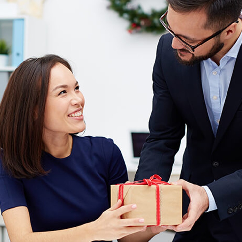 Bộ giải pháp quà tặng doanh nghiệp giúp bạn không còn phải đau đầu 27 qua-tang