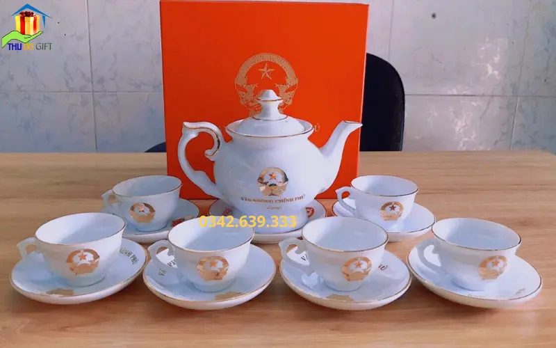 Bộ ấm chén dáng Hàn Quốc vẽ lá xanh Bộ ấm chén Bát Tràng dáng Phú Quý