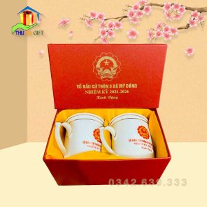 Bộ 2 cốc kẻ chỉ vàng kim in logo giá rẻ