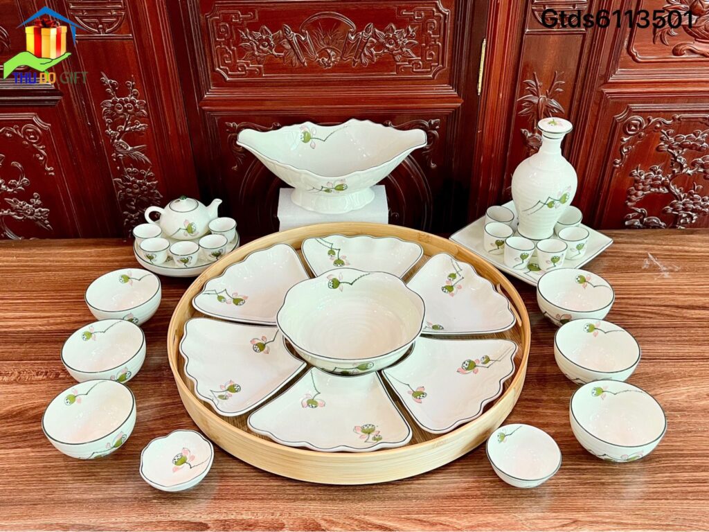 Thủ Đô Gift luôn cung cấp các sản phẩm quà tặng gốm sứ cao cấp Thủ Đô Gift luôn cung cấp các sản phẩm quà tặng gốm sứ cao cấp