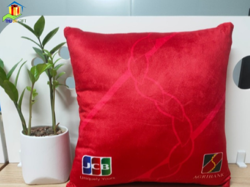 Gối ôm in logo doanh nghiệp Gối ôm in logo doanh nghiệp