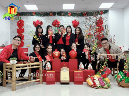 Tặng quà tết cho nhân viên Tặng quà tết cho nhân viên