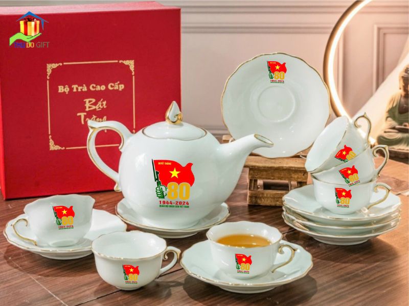 Logo 80 năm Ngày thành lập Quân đội nhân dân Việt Nam 3 4.1. Bo am chen Bat Trang in logo 80 nam QDND Viet Nam