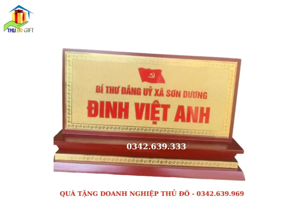 Biển tên chức danh Bí thư Đảng uỷ bằng gỗ đồng Biển tên chức danh Bí thư Đảng uỷ xã kiểu tam cấp